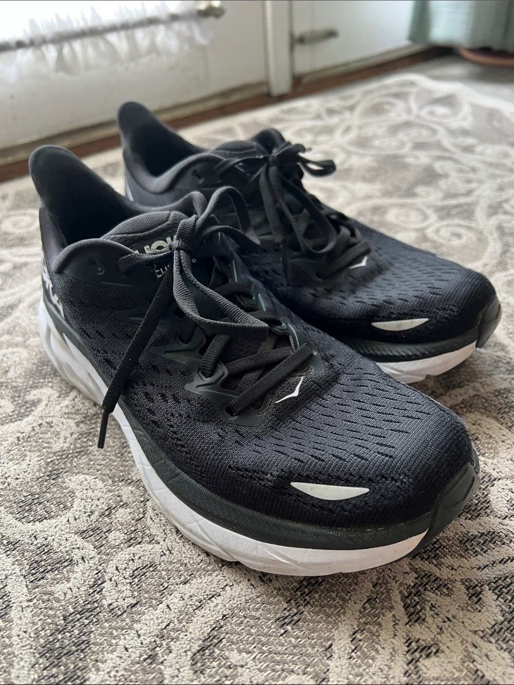 Hoka Clifton 8 women’s black and white running shoes sz 7.5 B